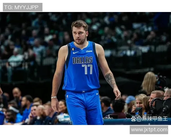 掘金与独行侠激战正酣NBA赛场精彩瞬间回顾与分析